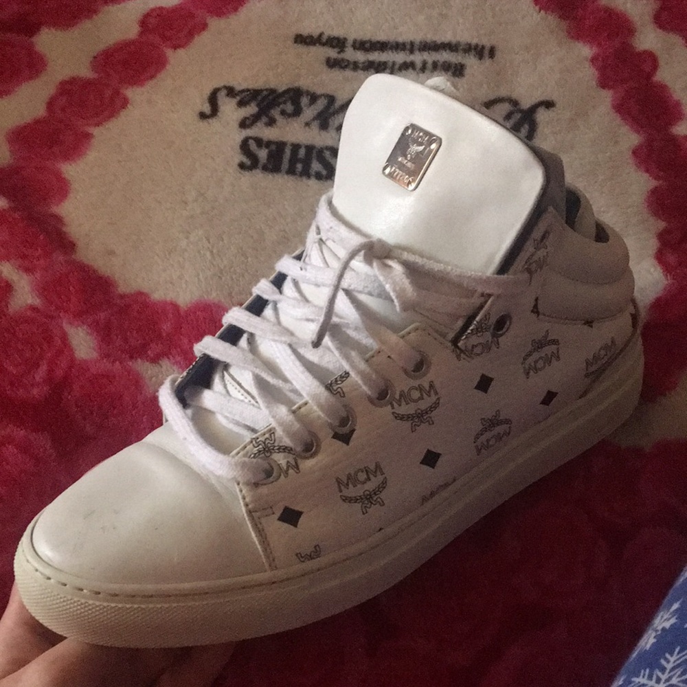 MCM womens white high top sneaker            Size 39 EUR. 100% authentic leather